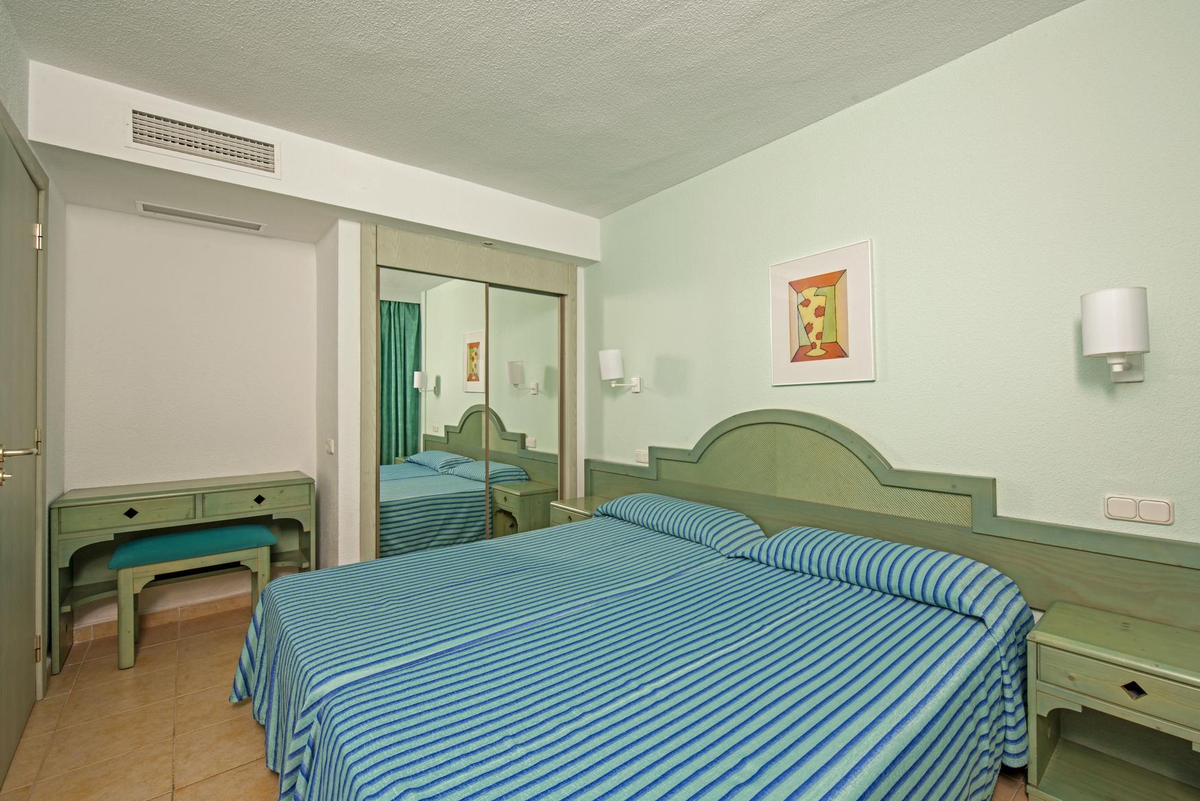 Iberostar Waves Ciudad Blanca 4*