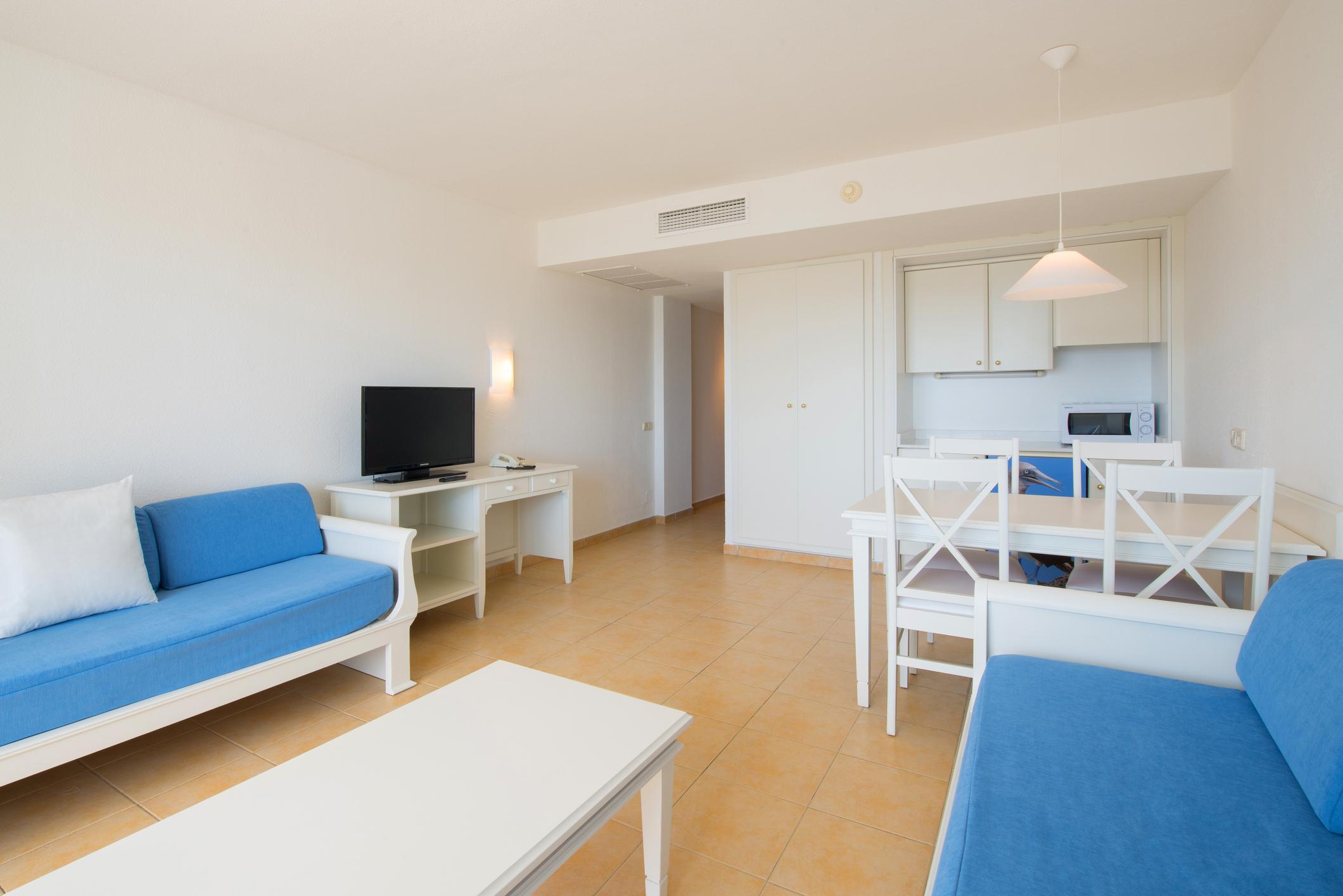 Hotel Iberostar Waves Ciudad Blanca 4*