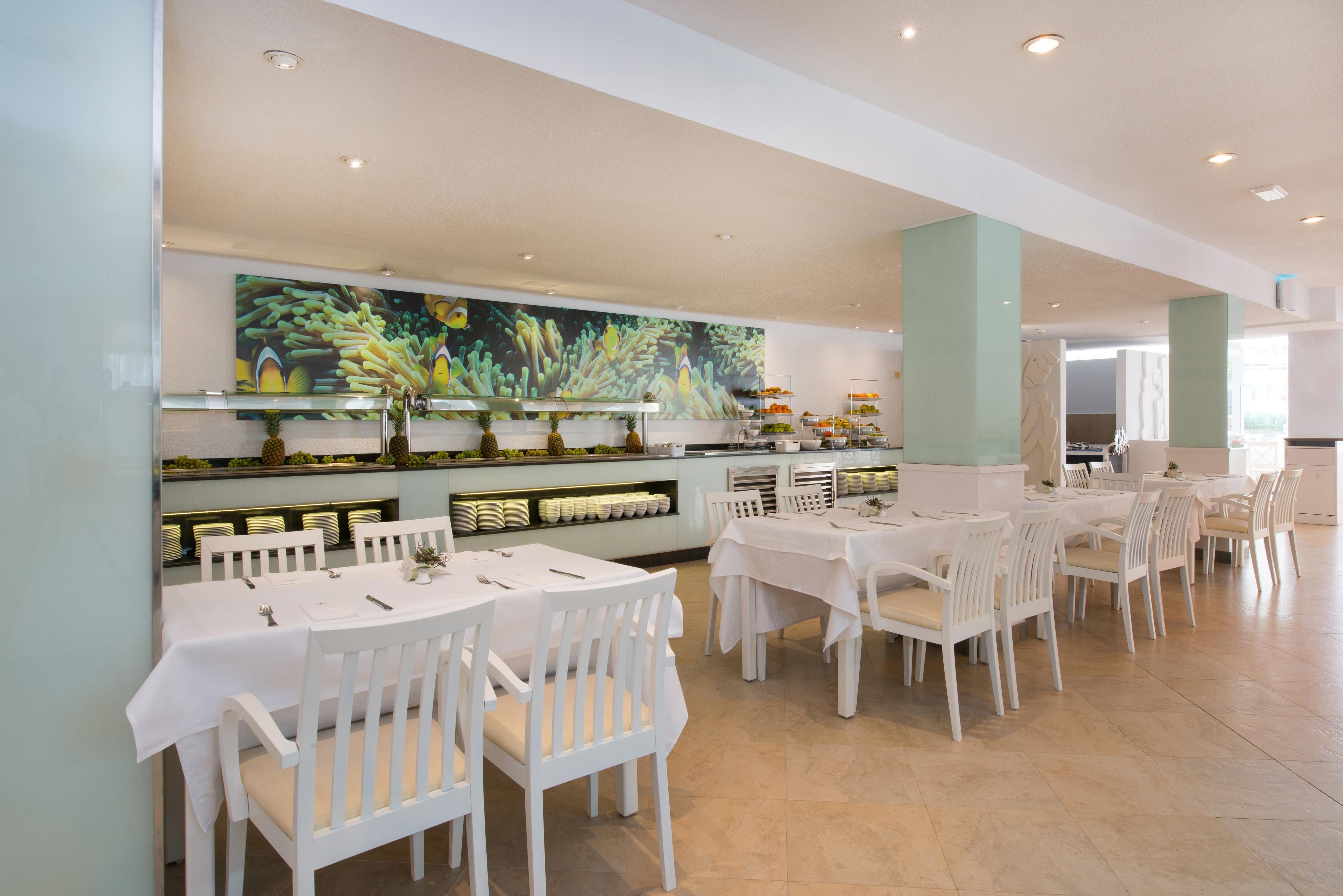 Iberostar Waves Ciudad Blanca 4*
