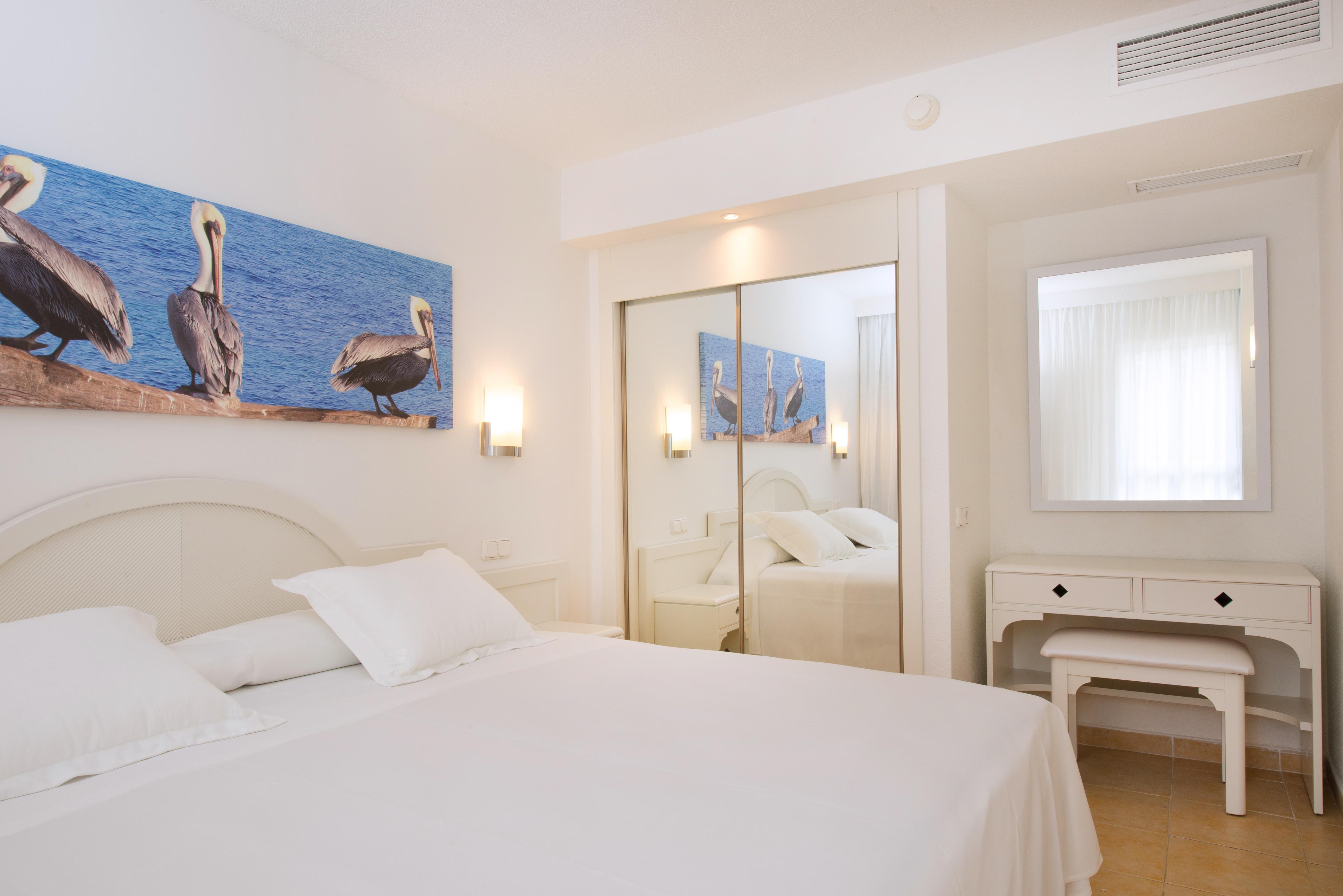 Iberostar Waves Ciudad Blanca Hotel