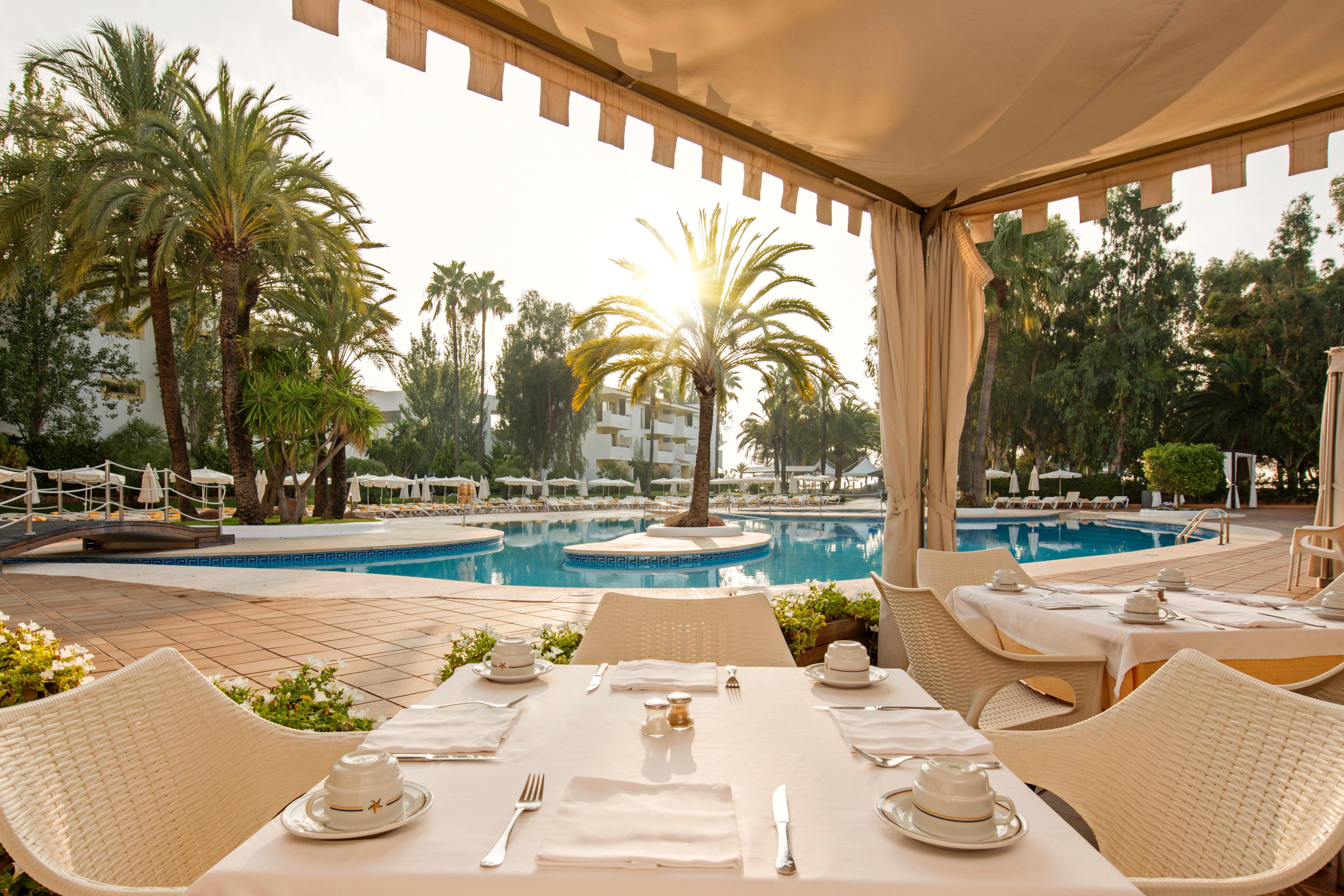 Iberostar Waves Ciudad Blanca 4*