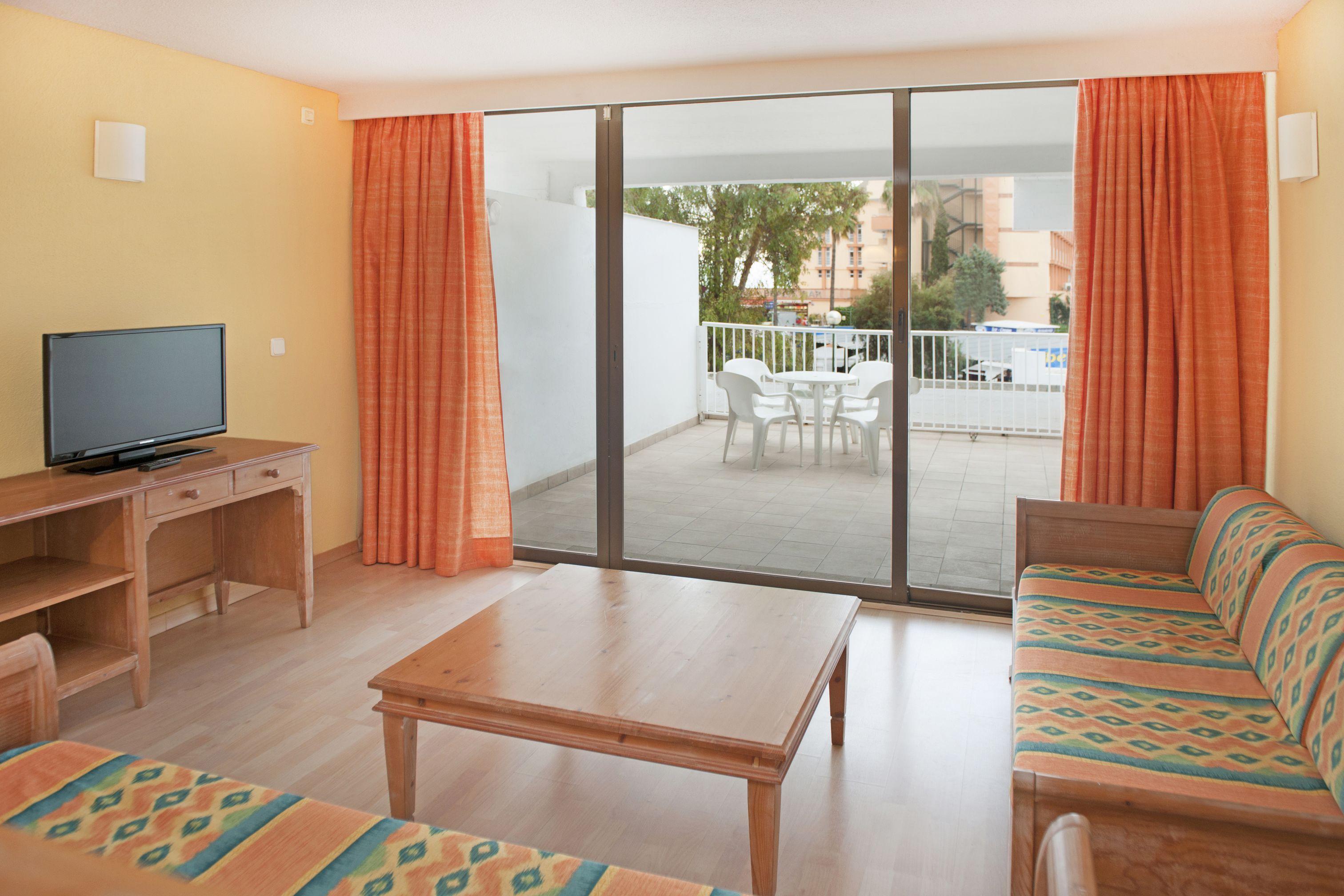 Iberostar Waves Ciudad Blanca Hotel 4*
